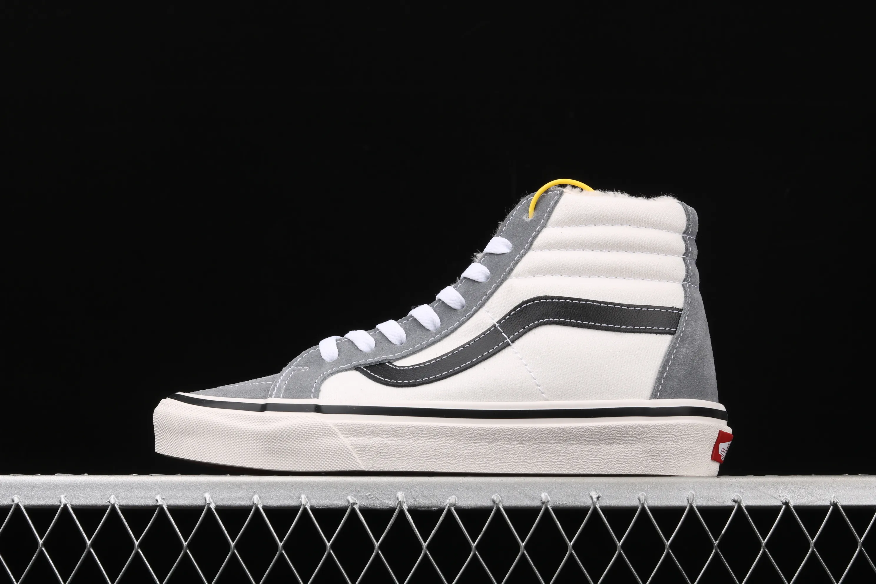 All categories Vans Vans series Vans Hi Vans high-top plus velvet Vans Sk8-Hi Anaheim autumn and winter plus velvet series high-top casual sneakers VN0A38GFUQ1